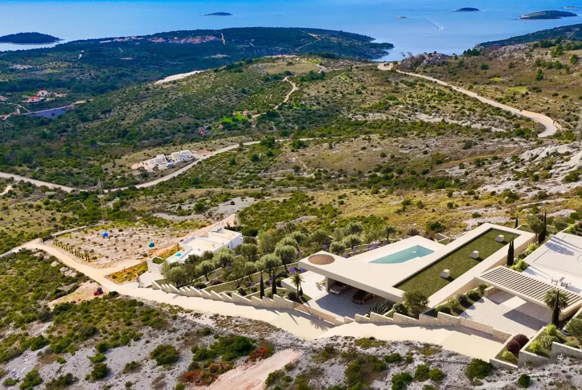 Building plot with open sea view