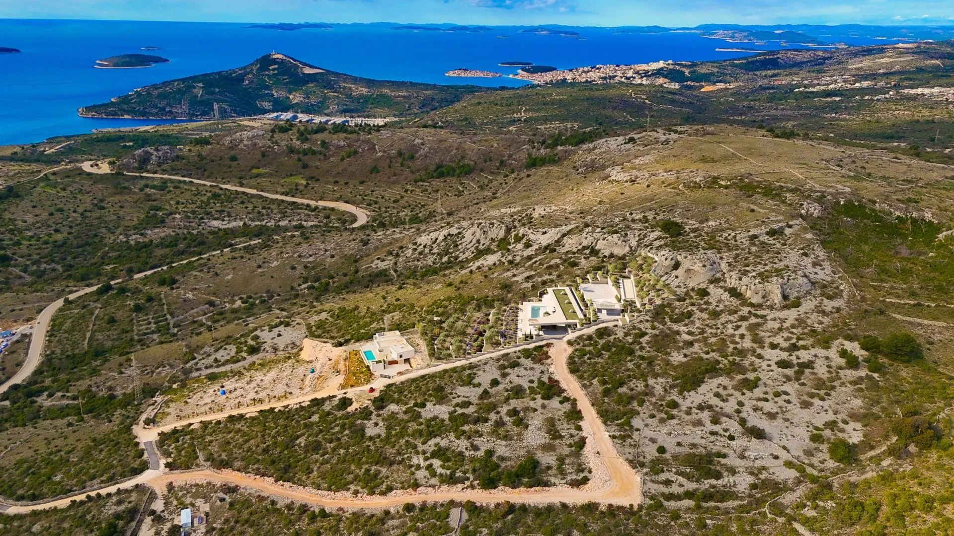 Building plot with open sea view