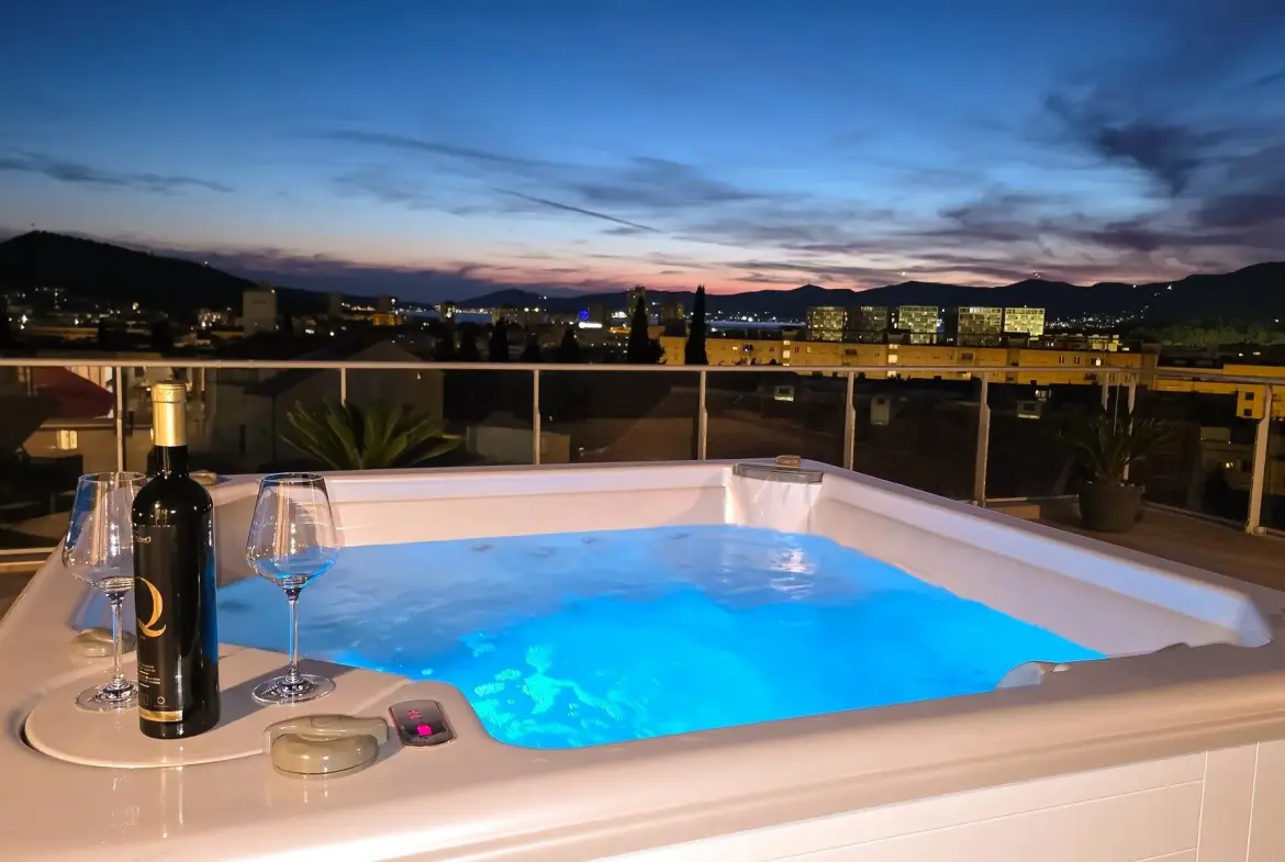 Penthouse Skyline