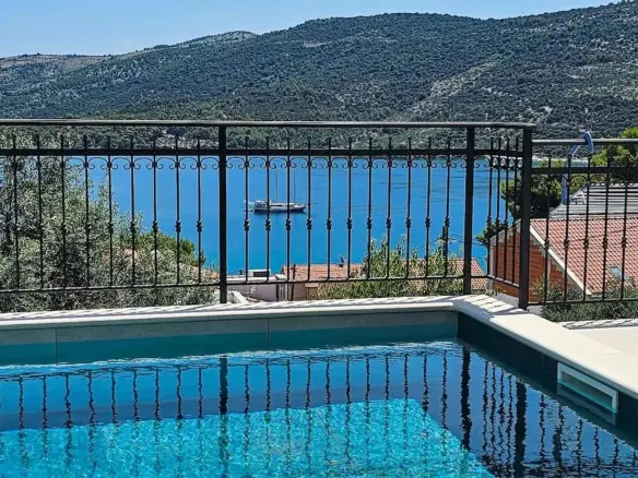 Villa Aurora