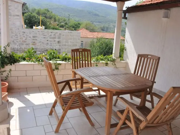 Stone House, Hvar