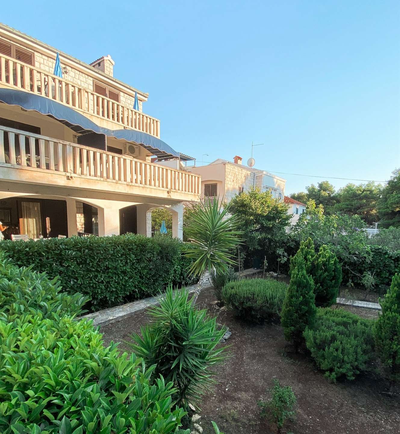 Detached Villa With Six Apartments, Island Brac, Supetar
