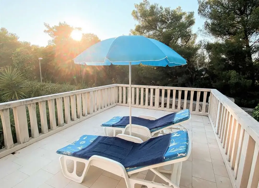 Detached Villa With Six Apartments, Island Brac, Supetar