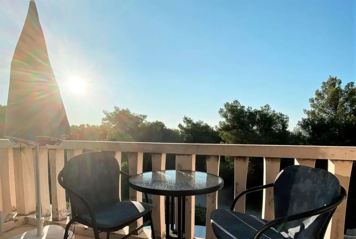 Detached Villa With Six Apartments, Island Brac, Supetar