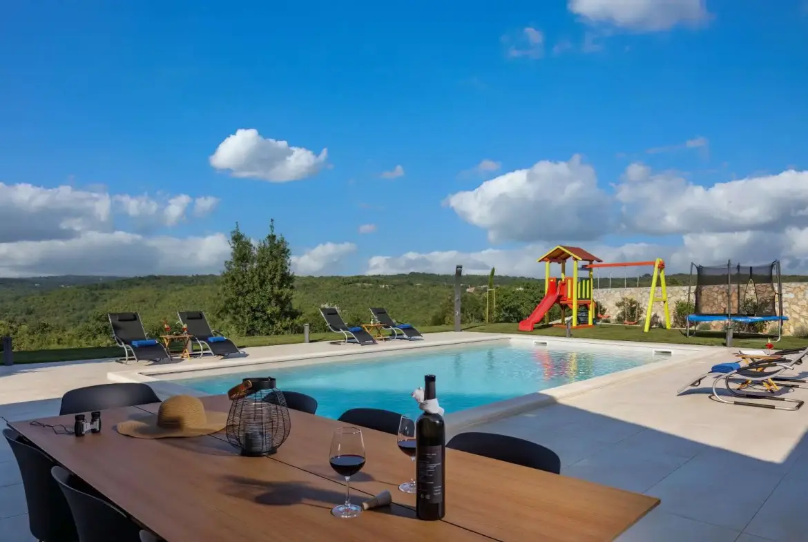 Villa With Swimming Pool, Labin, Istria