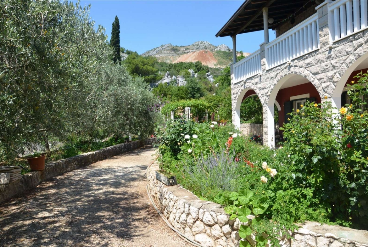 House With Four Apartments, Zupa Dubrovacka, Dubrovnik