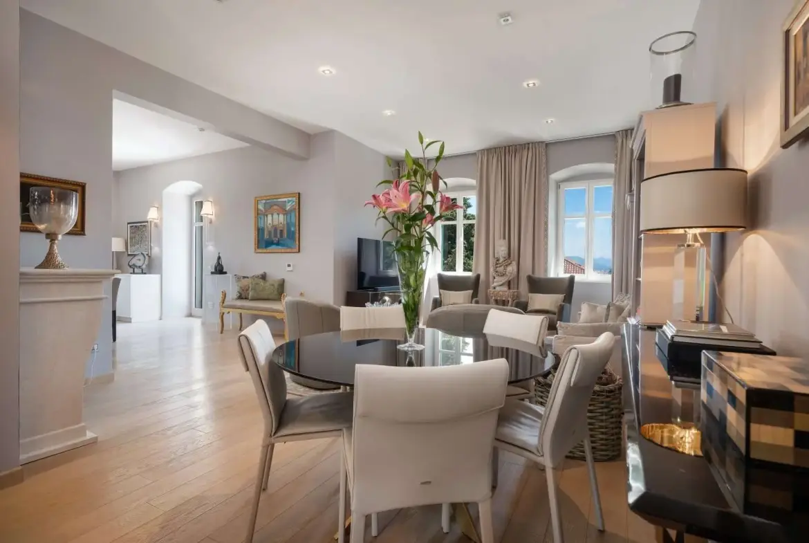 Luxury Three-Bedroom Apartment, Split