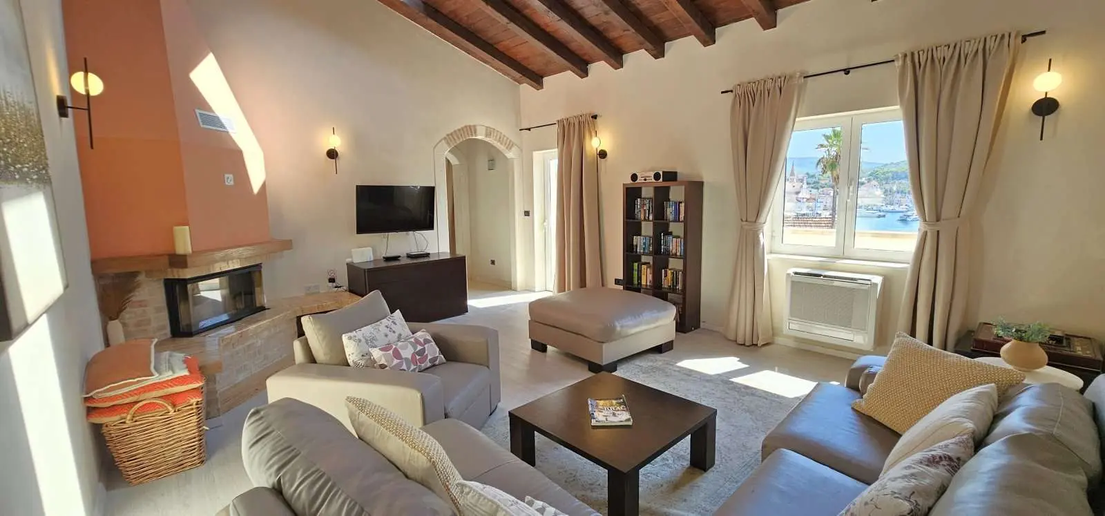 Beautiful Stone Villa, Island Bra