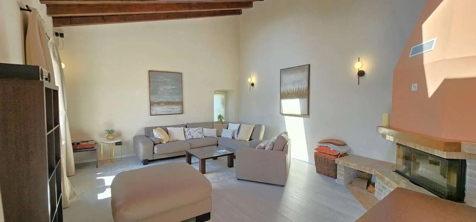 Beautiful Stone Villa, Island Bra