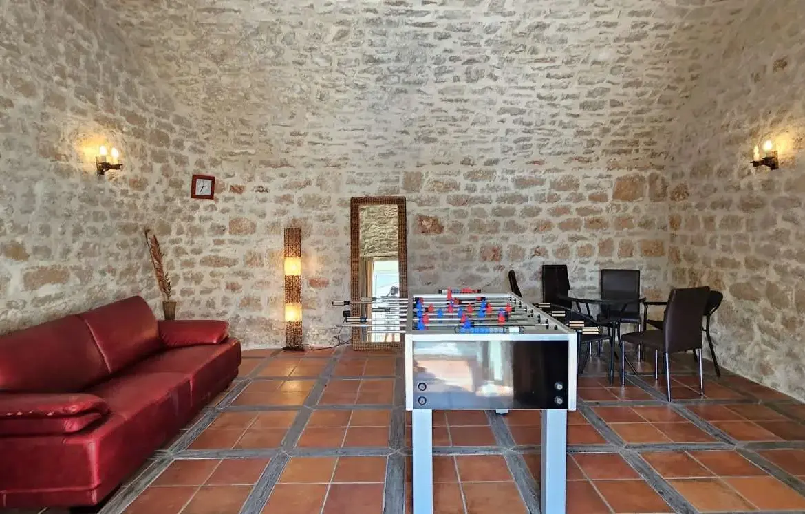 Beautiful Stone Villa, Island Bra