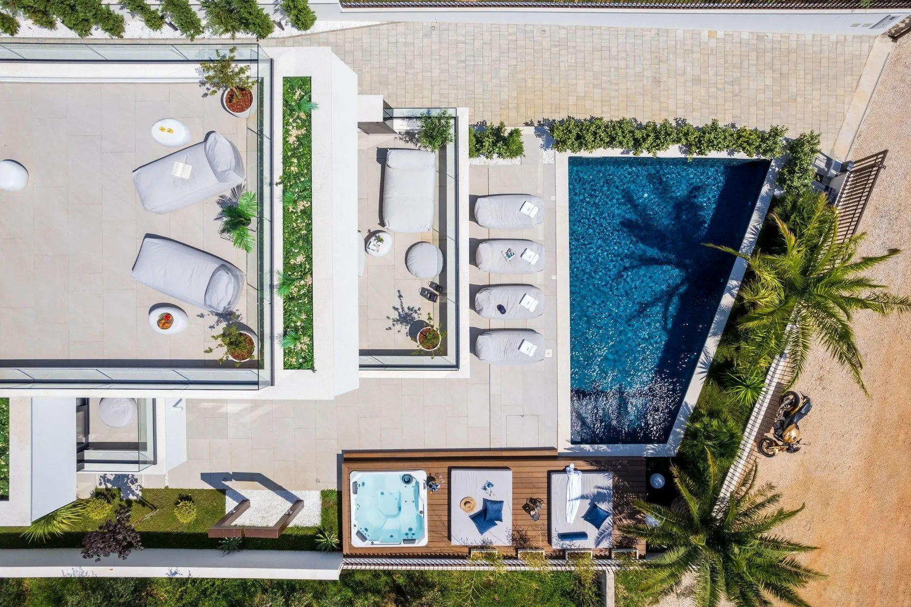 Villa Crystalline