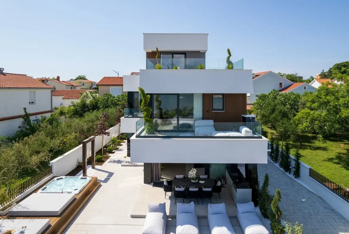 Villa Crystalline