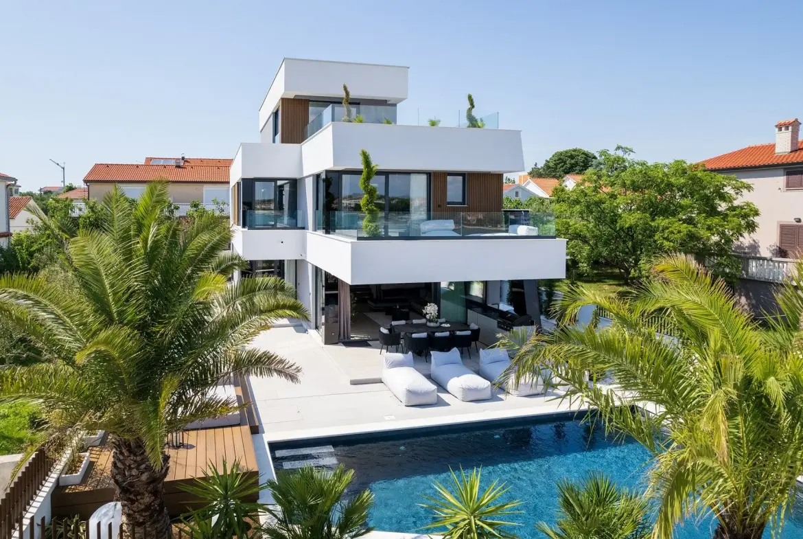 Villa Crystalline