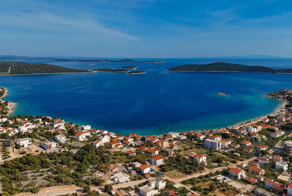 Prime building plot near Rogoznica