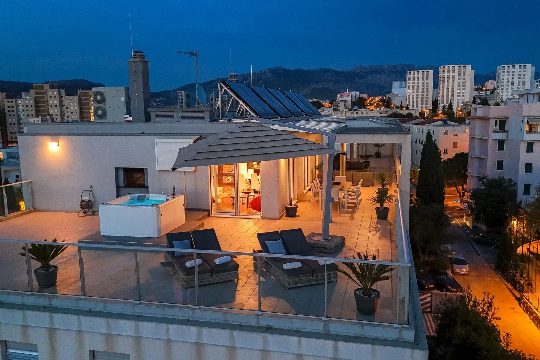 Penthouse Skyline