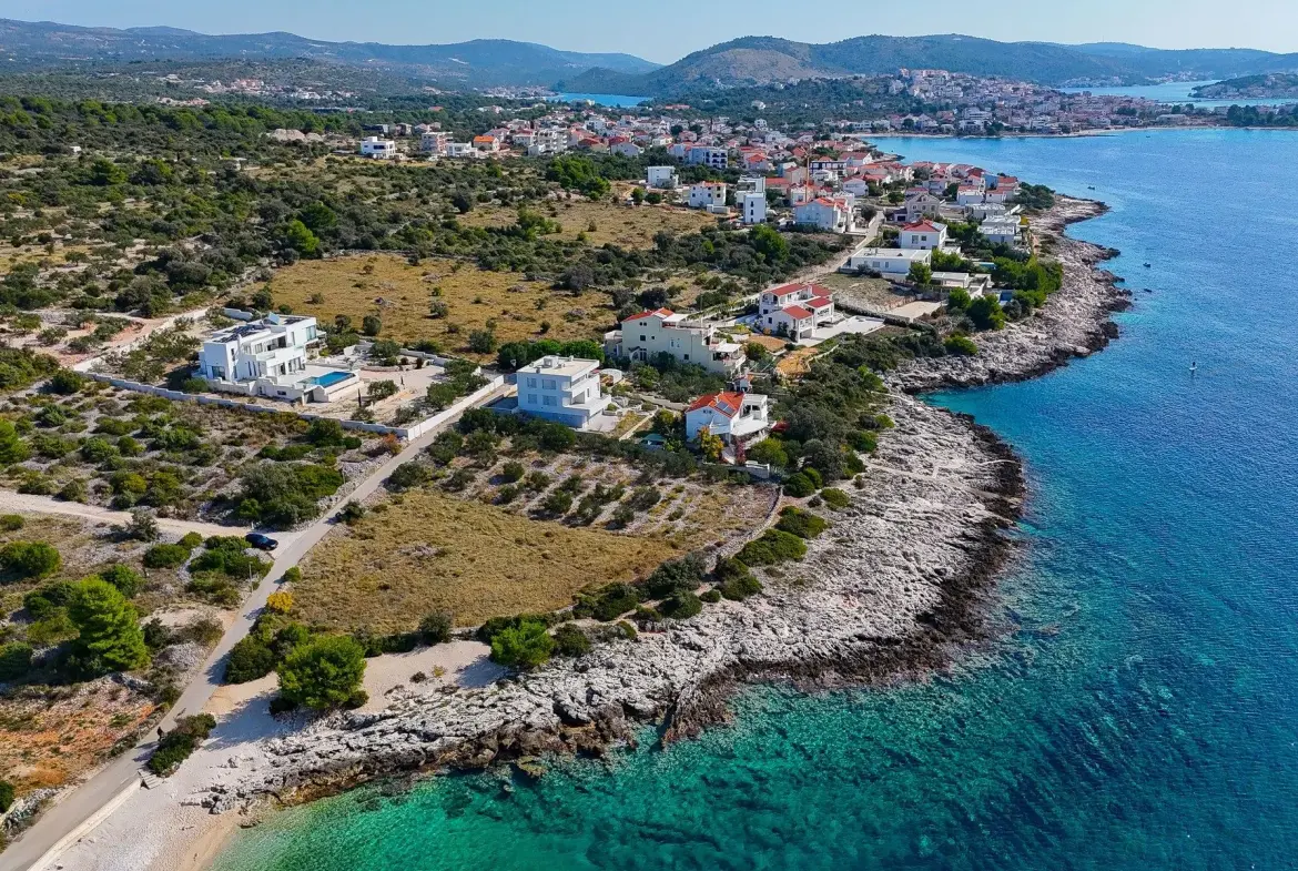 Seafront building plot in Rogoznica