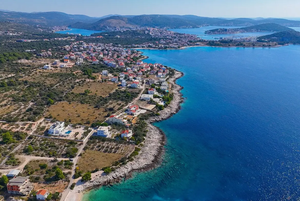 Seafront building plot in Rogoznica