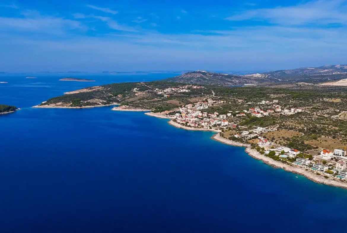 Seafront building plot in Rogoznica