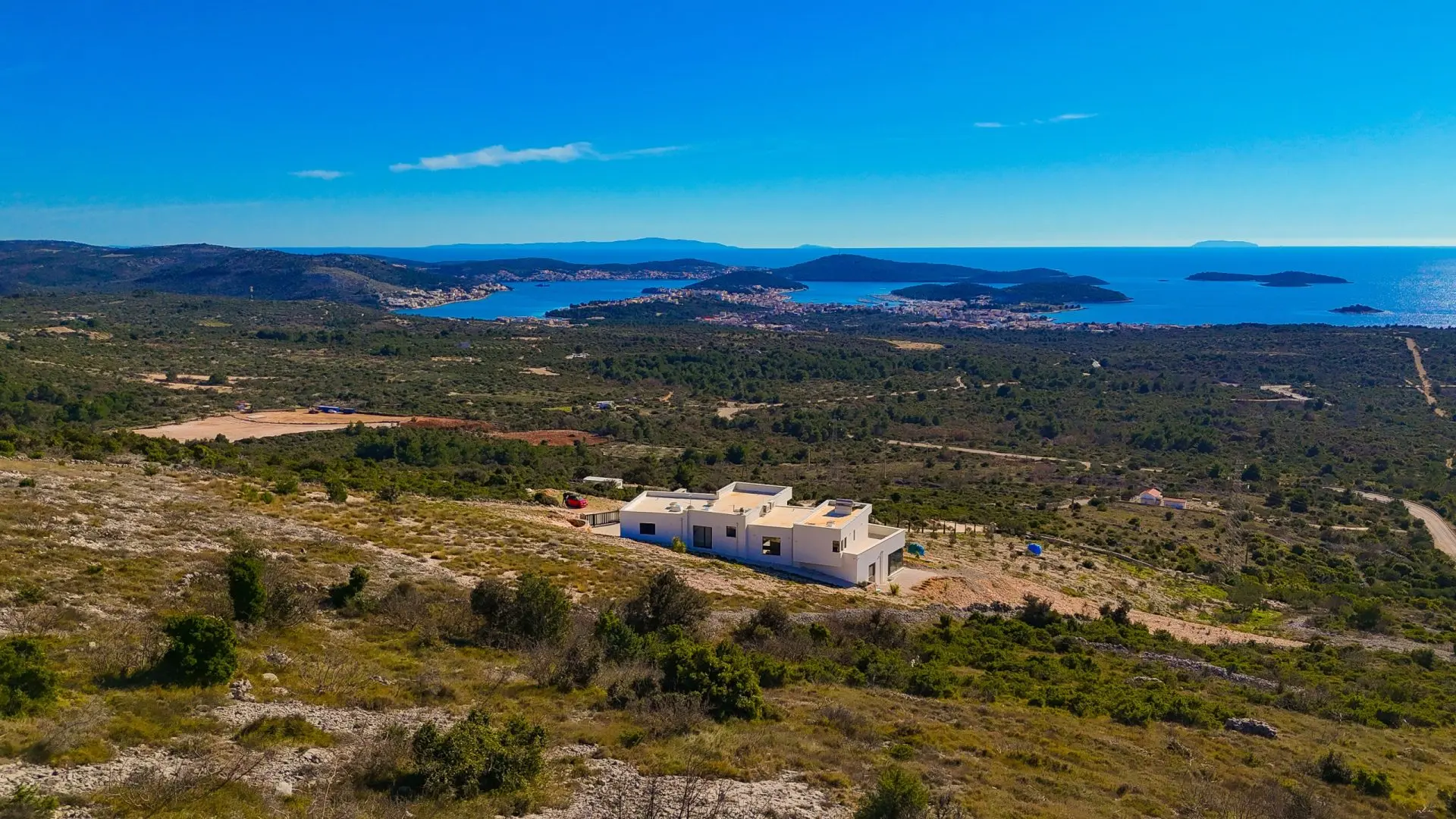 Building plot with open sea view