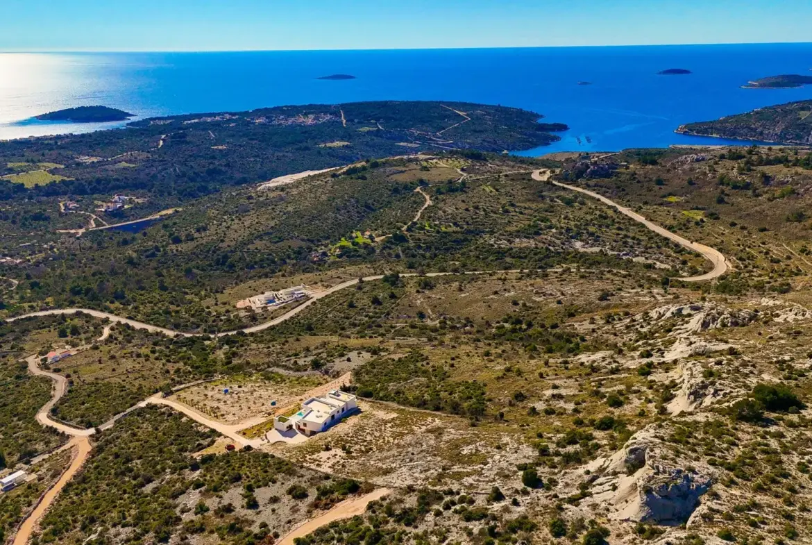 Building plot with open sea view