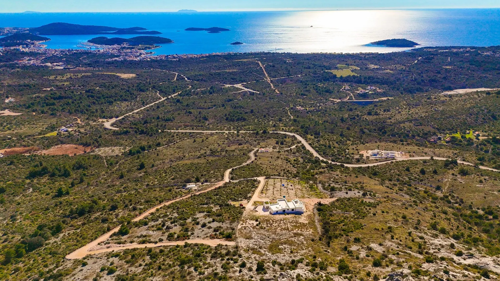 Building plot with open sea view