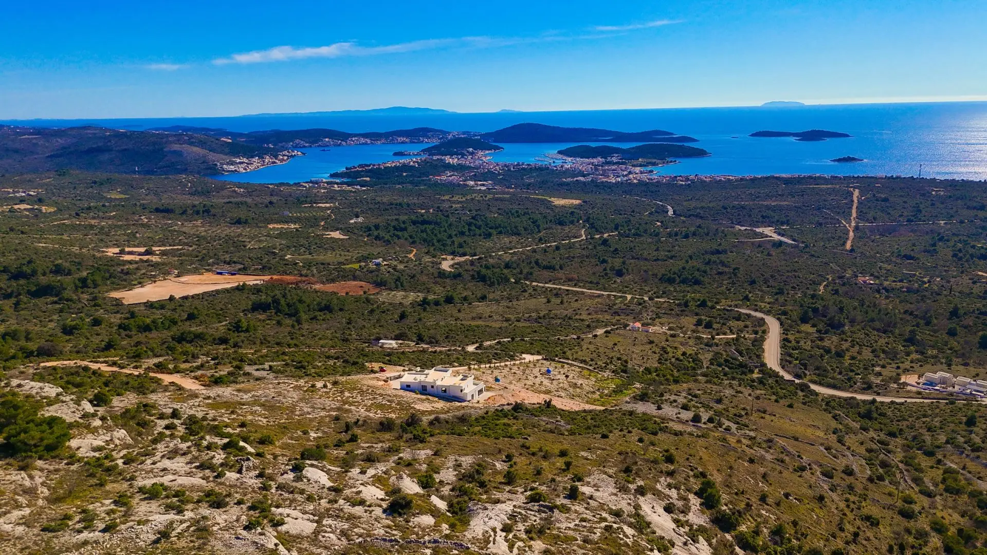 Building plot with open sea view