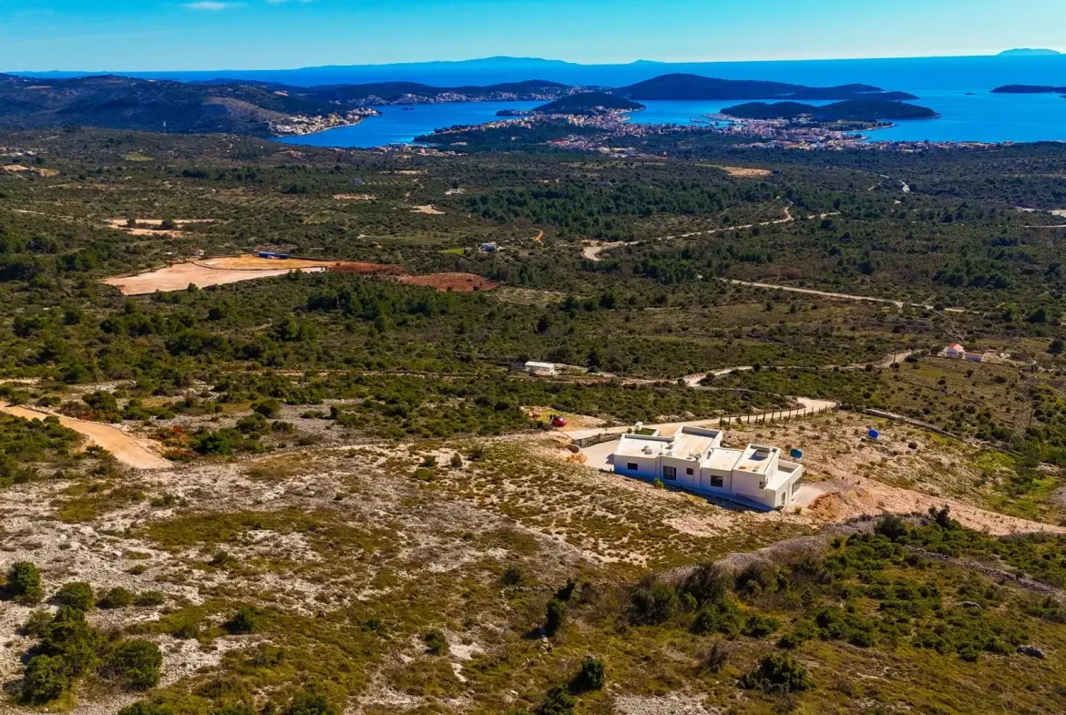 Building plot with open sea view