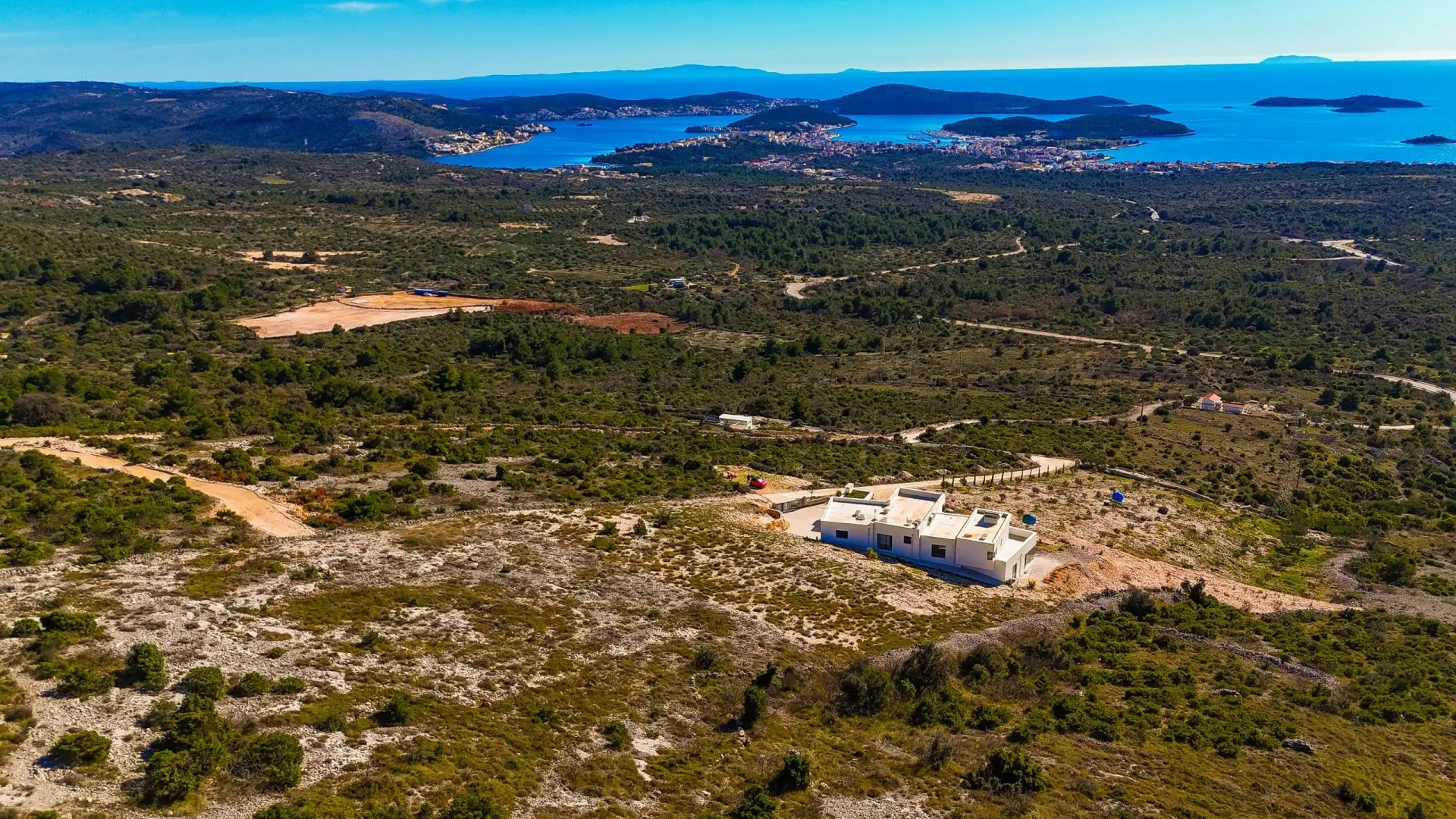 Building plot with open sea view