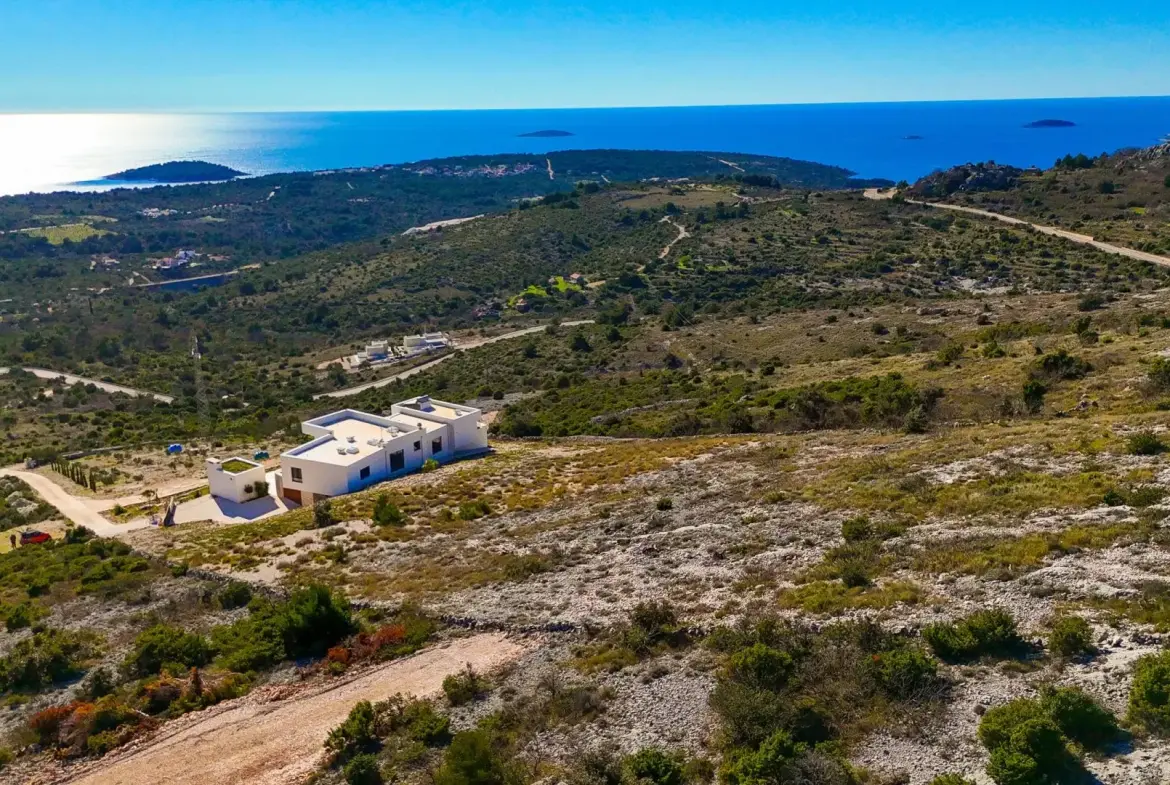 Building plot with open sea view