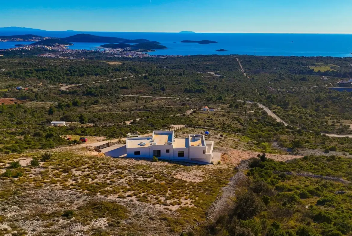 Building plot with open sea view