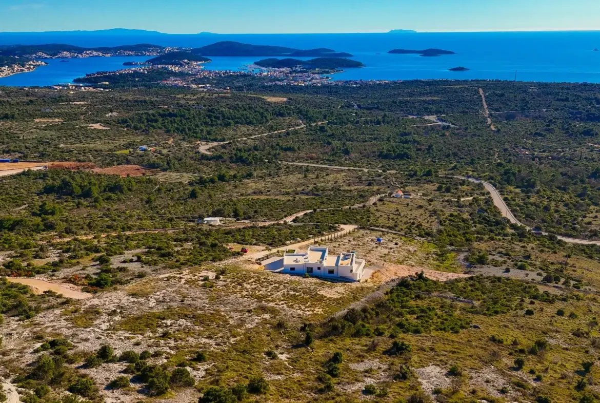 Building plot with open sea view