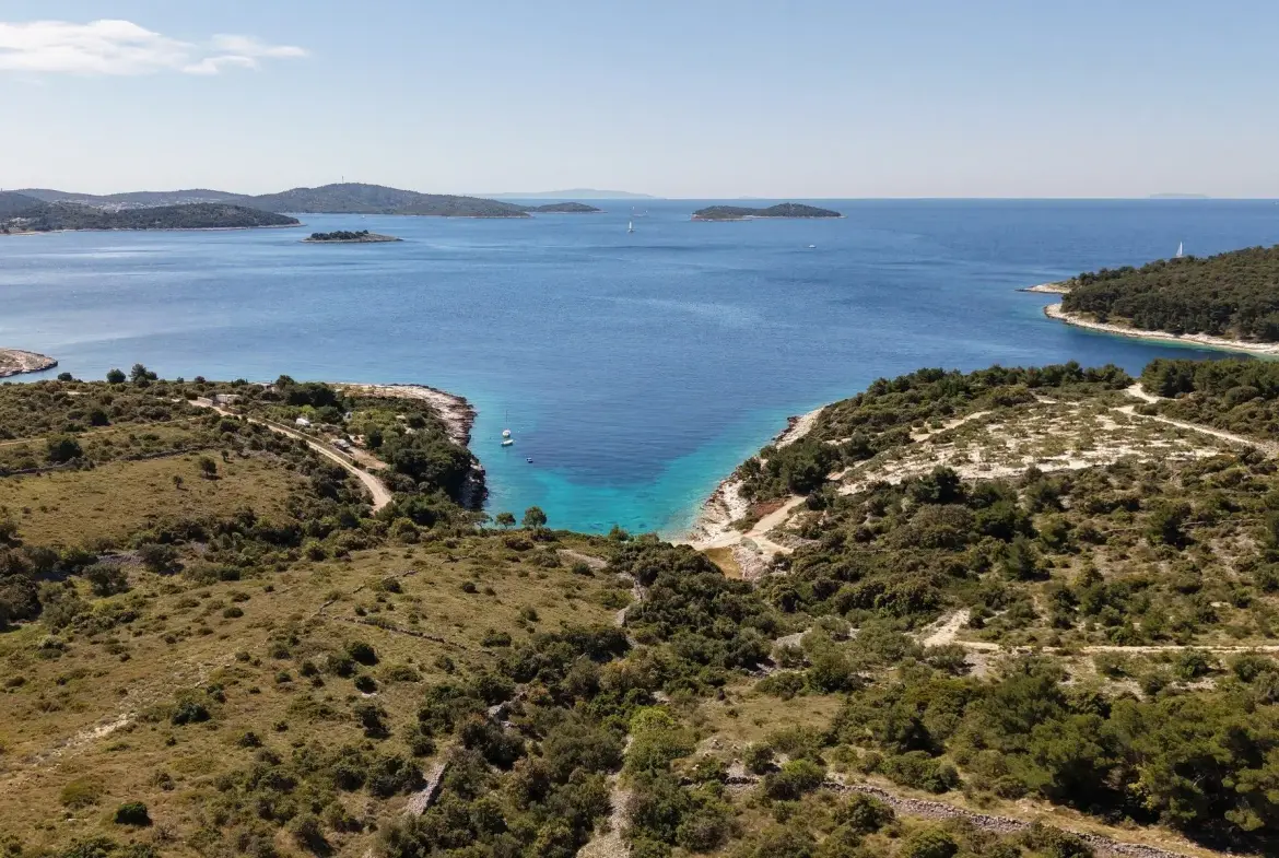 Exceptional seafront plot near Rogoznica
