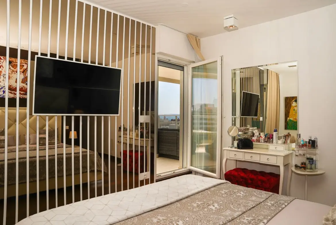 Penthouse Skyline