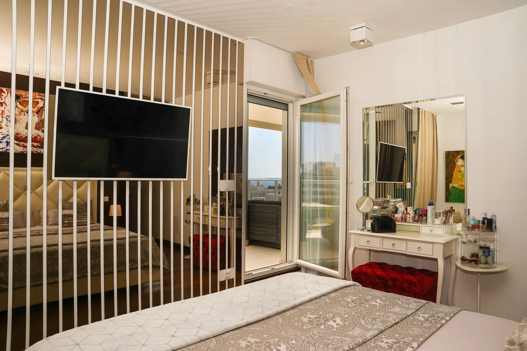 Penthouse Skyline