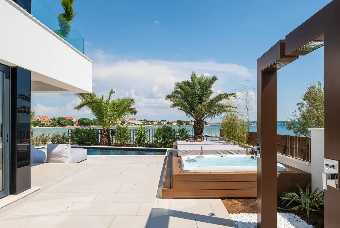 Villa Crystalline
