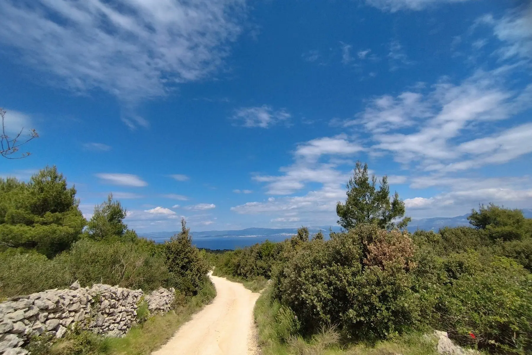 Plot with panoramic sea view on Brač