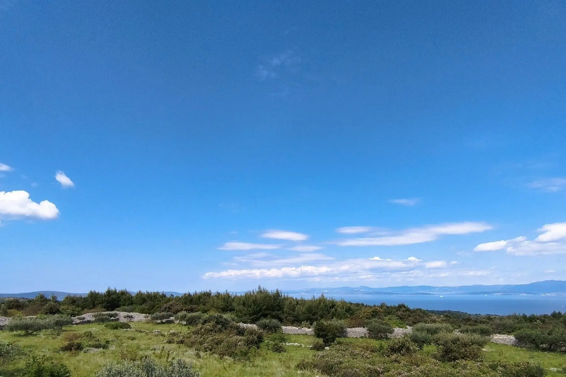 Plot with panoramic sea view on Brač