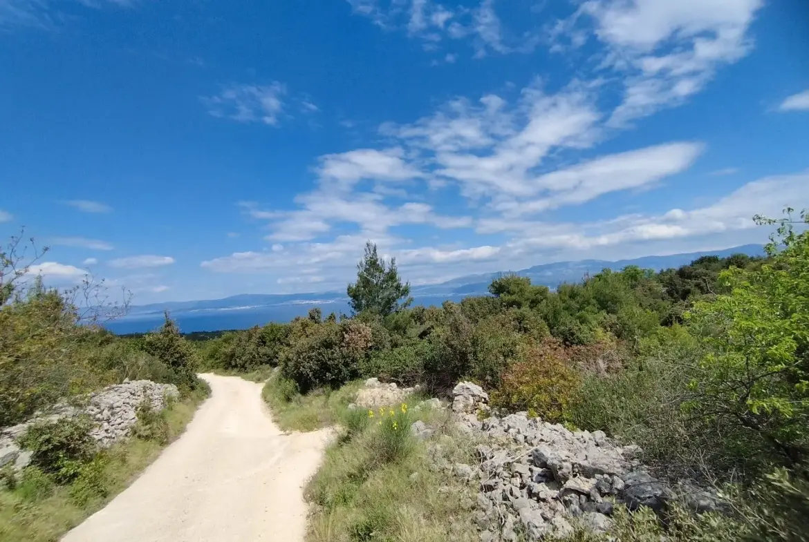 Plot with panoramic sea view on Brač