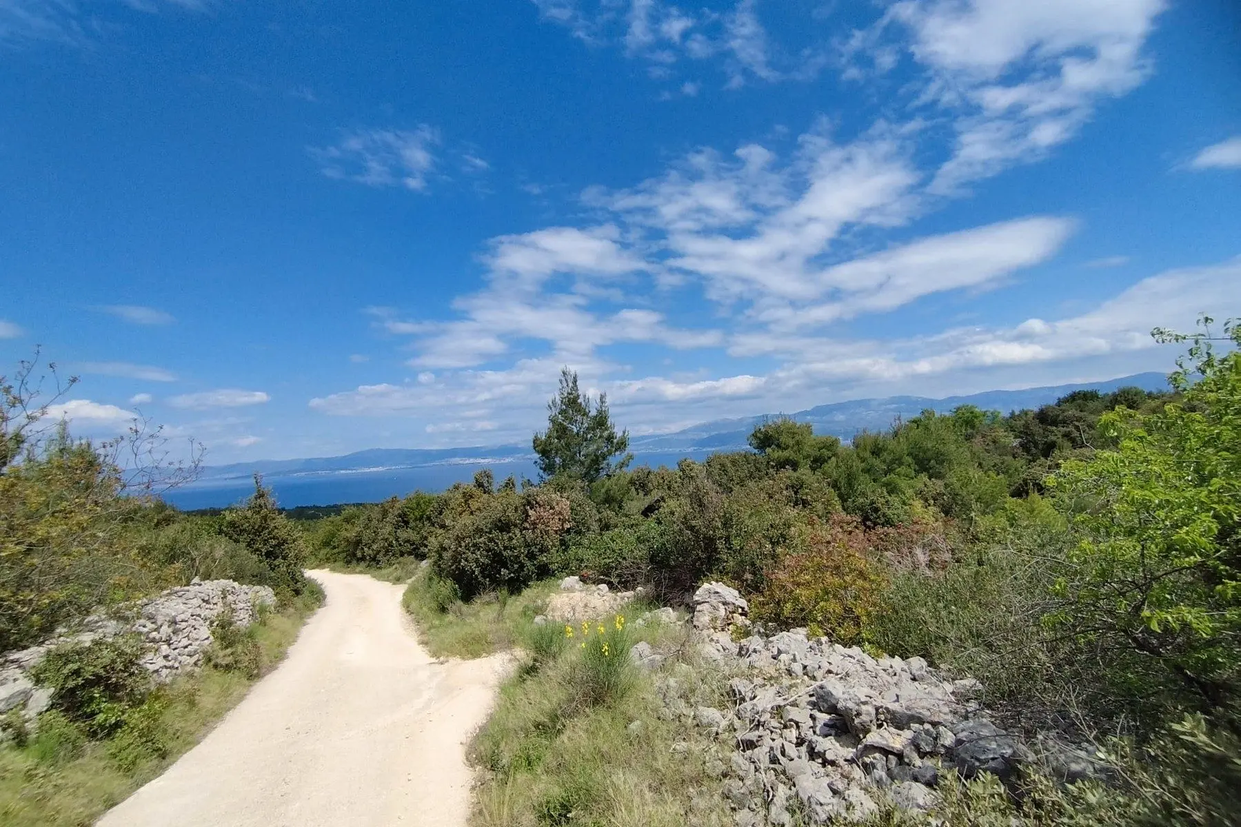 Plot with panoramic sea view on Brač