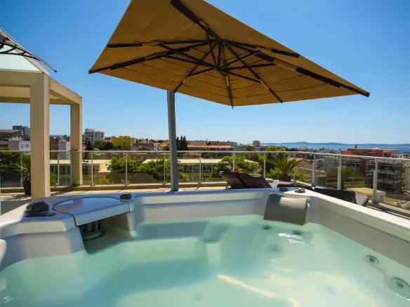 Penthouse Skyline