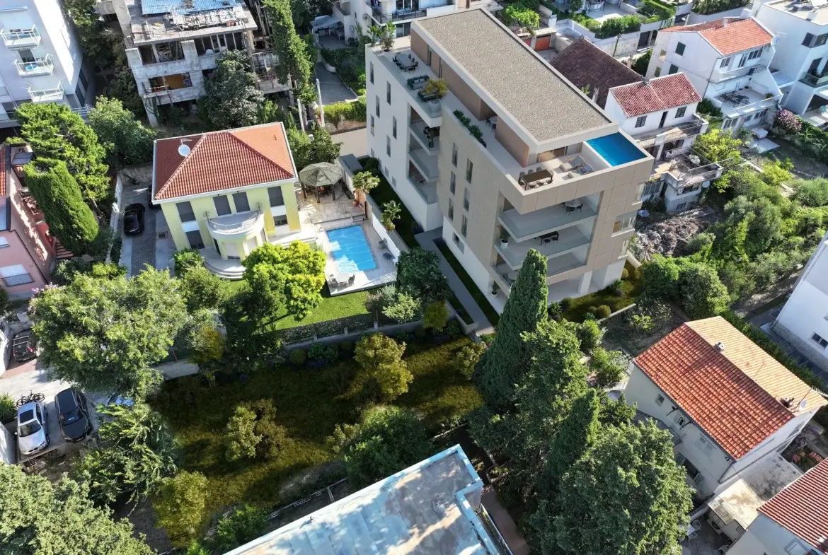 Luxe Residence