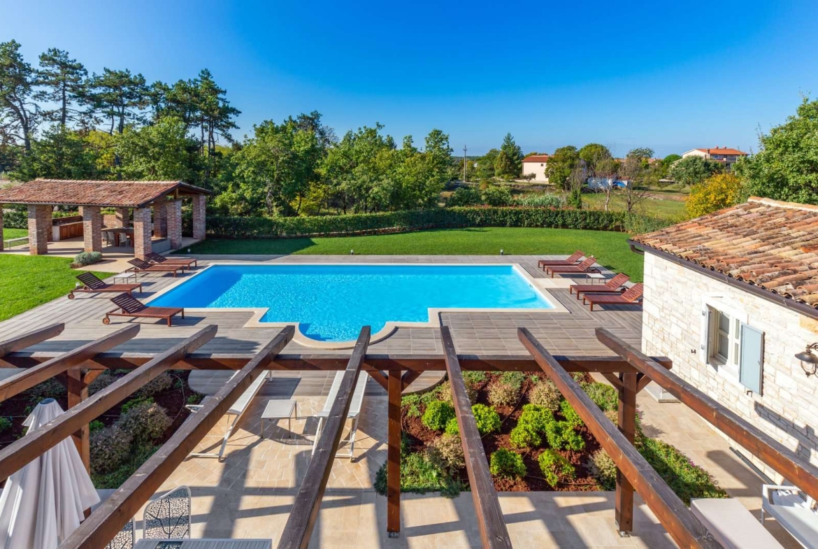 Stone Villa With Swimming Pool, Rajki, Istria
