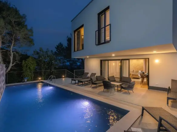 Modern Villa With Swimming Pool, Ljube Mrakovcica, Moscenicka Draga