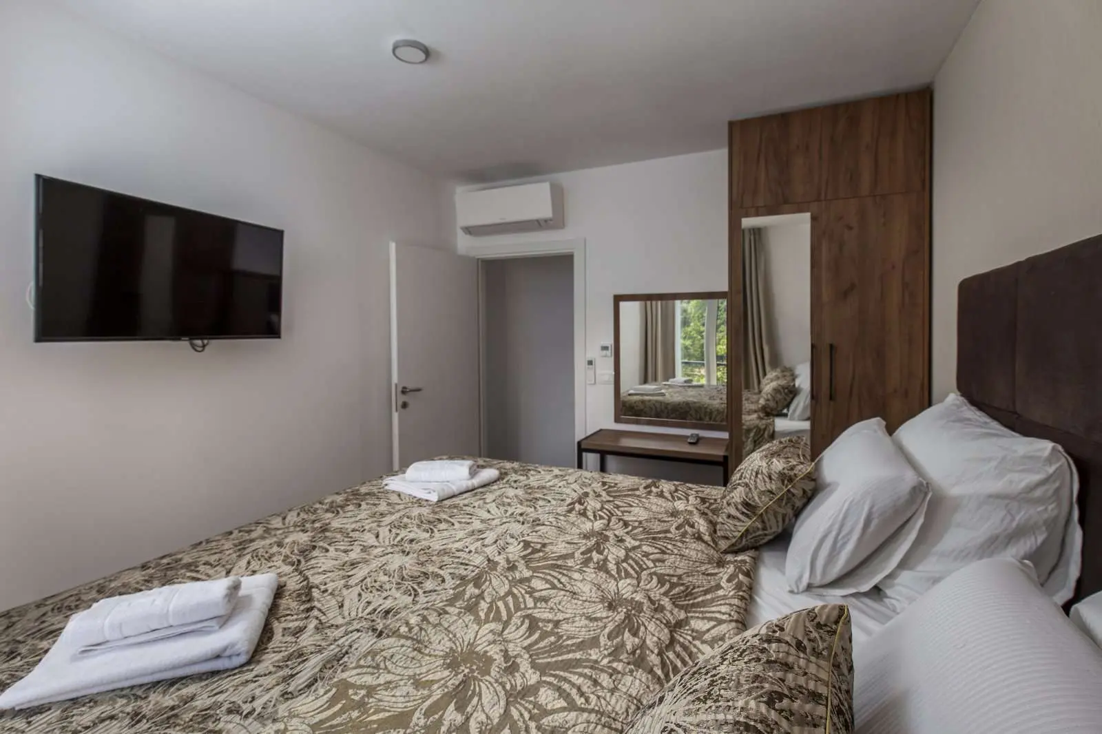 Modern Villa With Swimming Pool, Ljube Mrakovcica, Moscenicka Draga