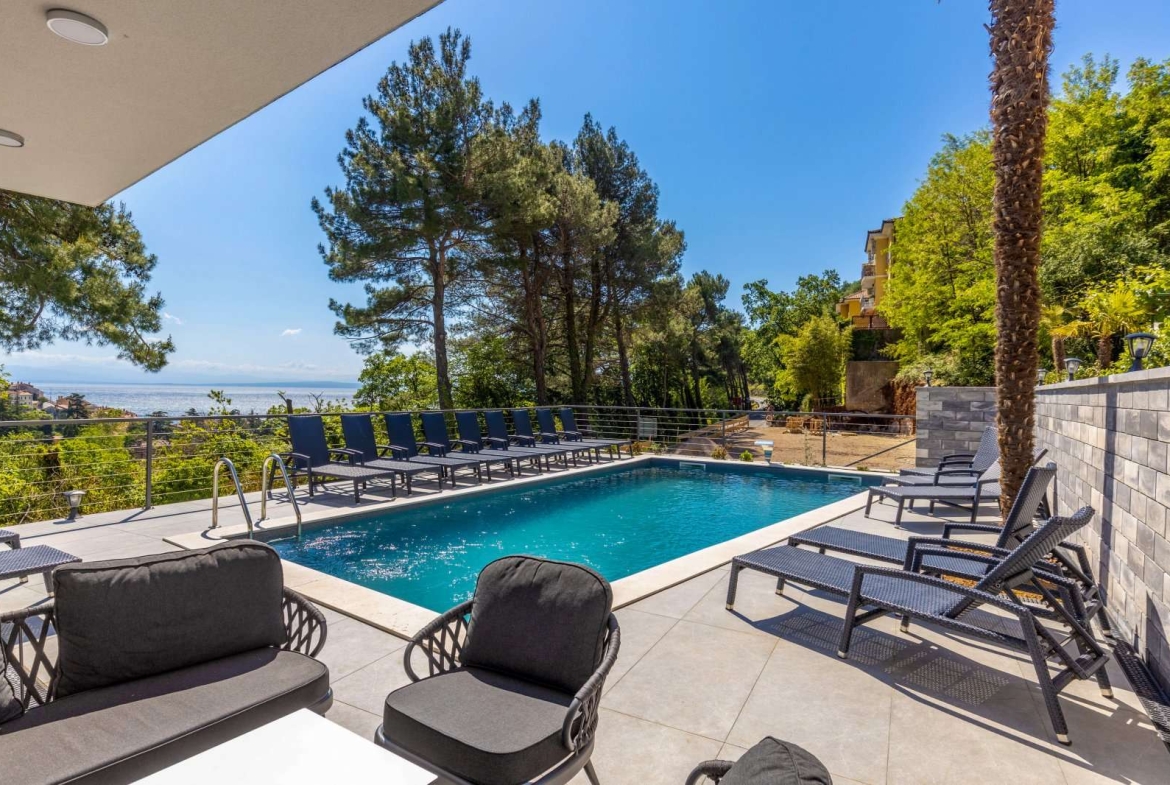 Exclusive Villa With A Swimming Pool Near The Sea, Moscenicka Draga