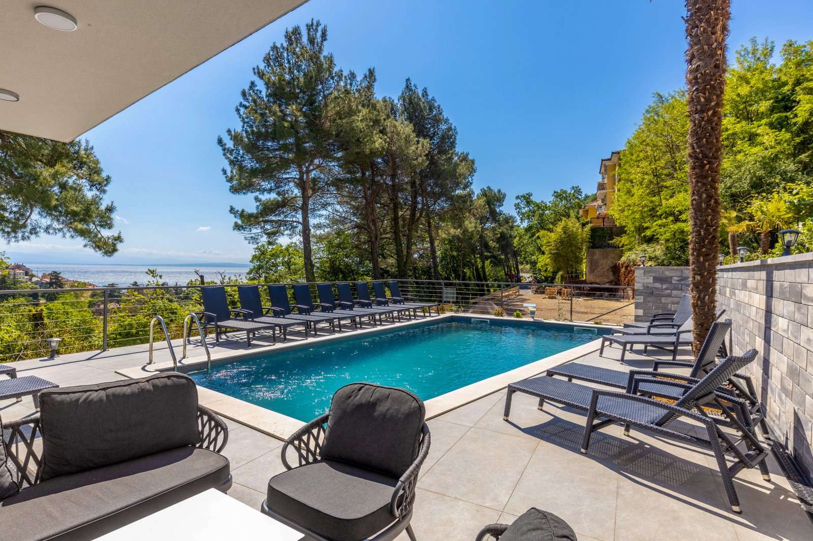 Exclusive Villa With A Swimming Pool Near The Sea, Moscenicka Draga