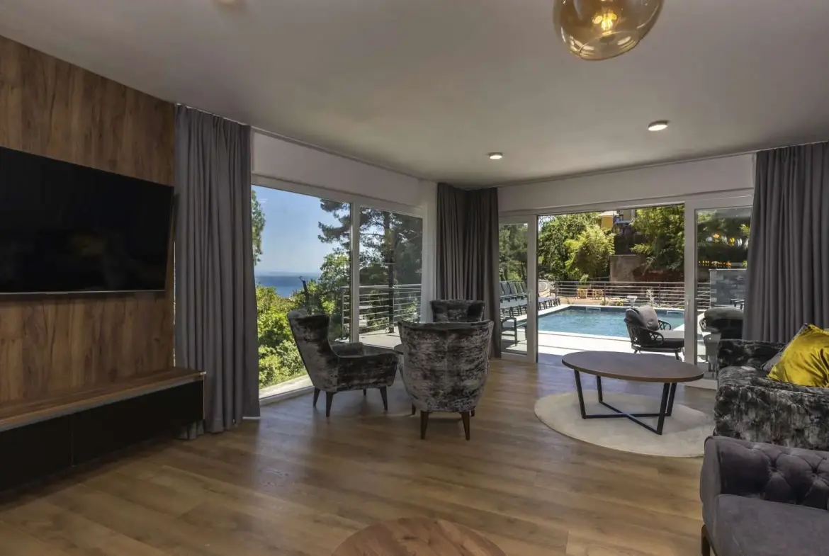 Exclusive Villa With A Swimming Pool Near The Sea, Moscenicka Draga