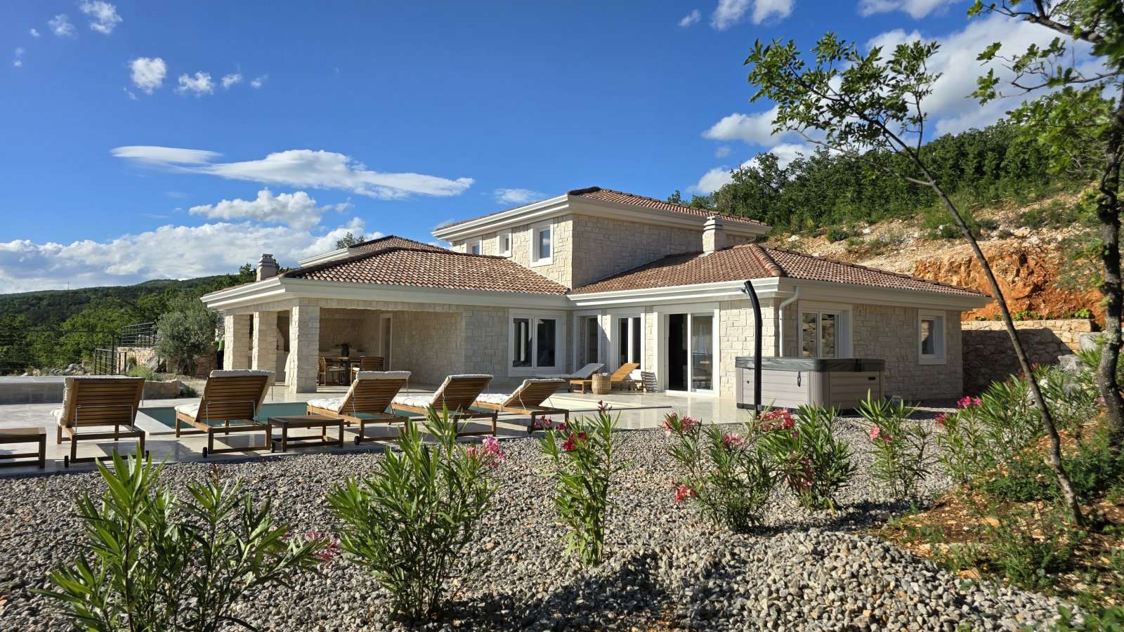 Luxury Stone Villa With Heated Pool, Jadranovo