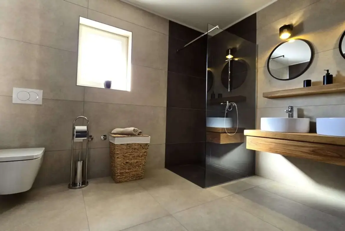 Luxury Stone Villa With Heated Pool, Jadranovo