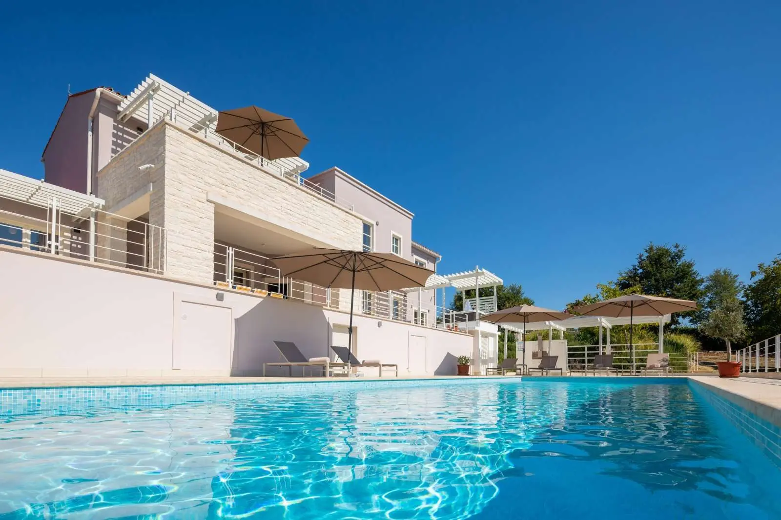 Charming Classic-Style Villa With Heated Pool, Rezanci, Istria
